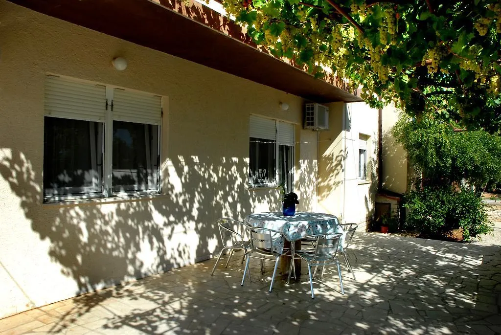 Villa Valentina Liznjan Holiday home