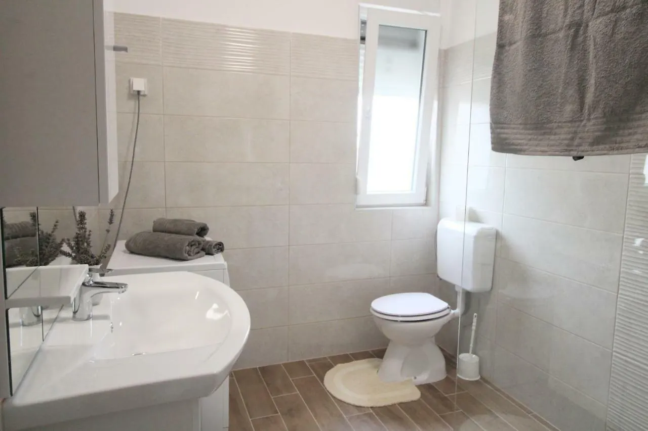 Villa Valentina Liznjan Holiday home